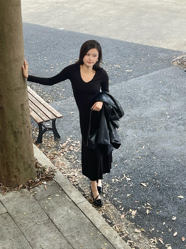 連衣裙氣質內(nèi)搭長(cháng)裙